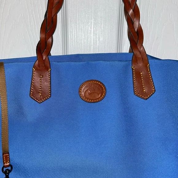 DOONEY AND BOURKE SHOPPER TOTE BEAUTIFUL BLUE COLOR Bags